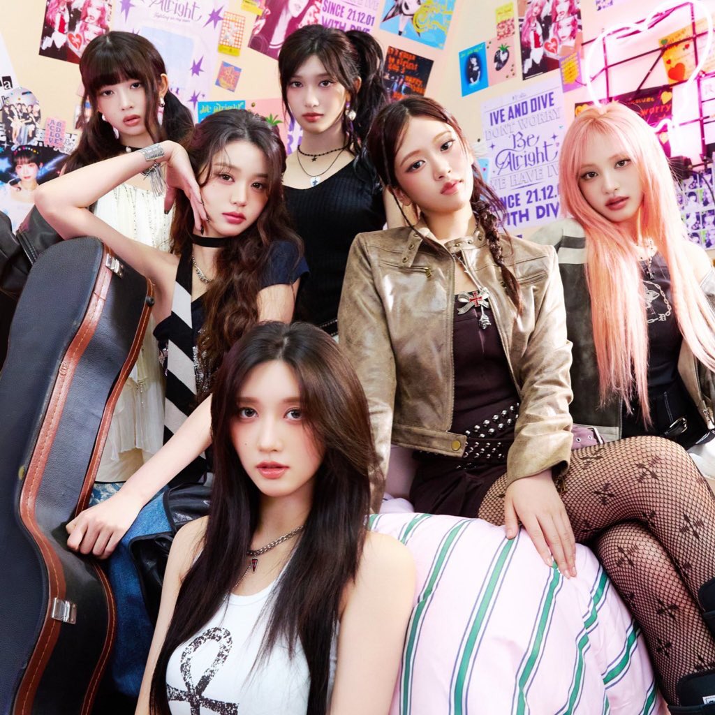 (L-R) Rei, Wonyoung, Gaeul, Leeseo, Yujin, and Liz